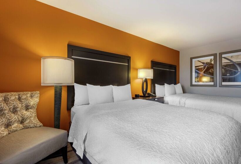 هتل Hampton Inn & Suites Columbus