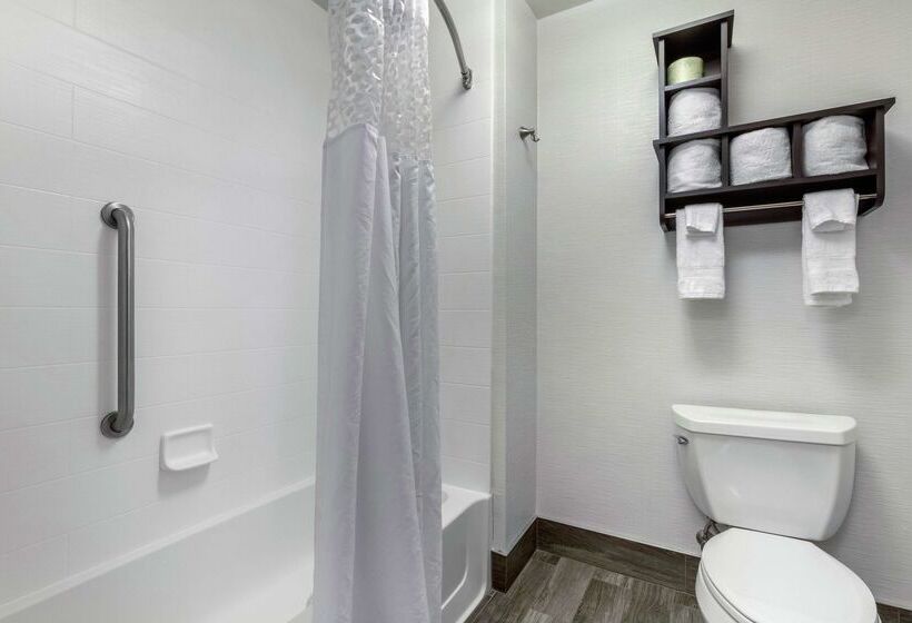 هتل Hampton Inn & Suites Columbus