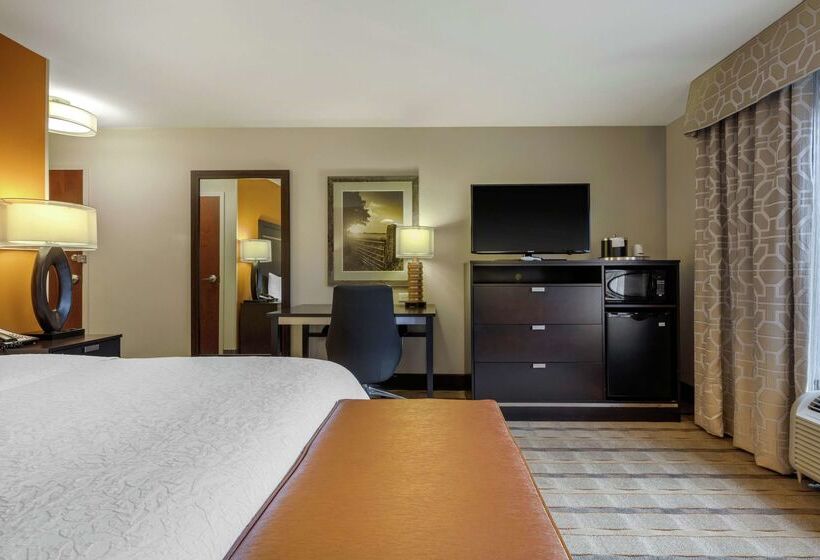 هتل Hampton Inn & Suites Columbus
