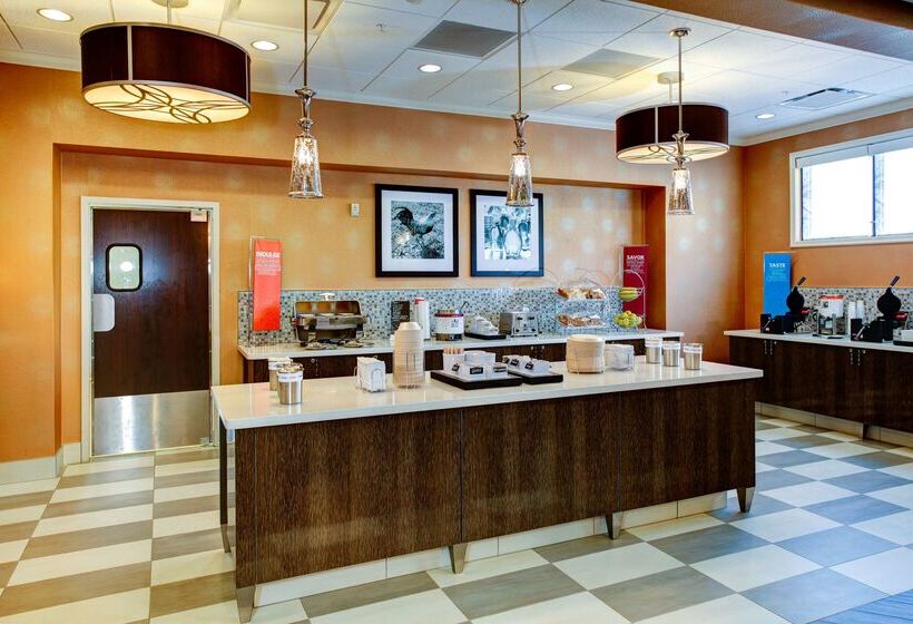 هتل Hampton Inn & Suites Columbus