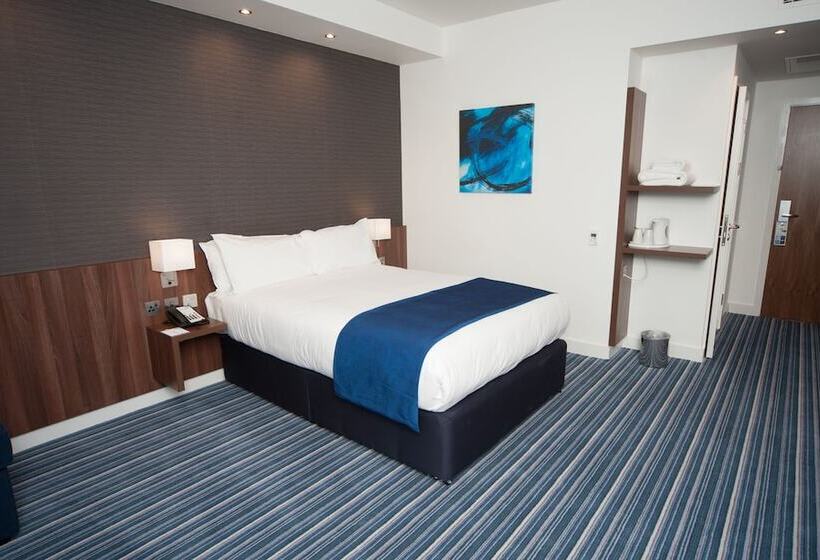 ホテル Holiday Inn Express Aberdeen Airport By Ihg