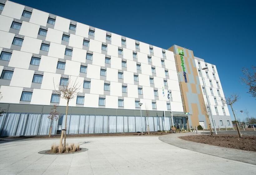 ホテル Holiday Inn Express Aberdeen Airport By Ihg
