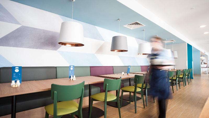 ホテル Holiday Inn Express Aberdeen Airport By Ihg