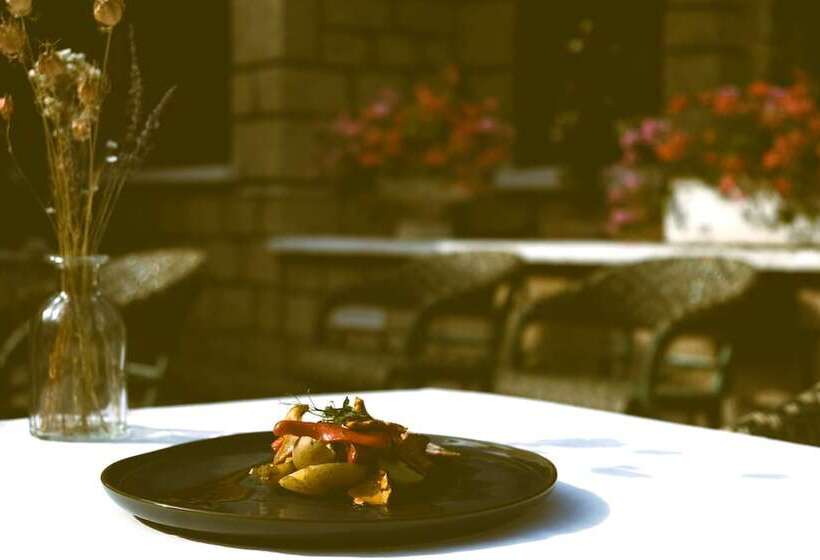 Отель Hostellerie Du Lys