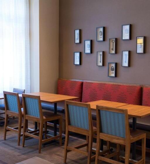 Отель Hyatt Place Charleston Historic District