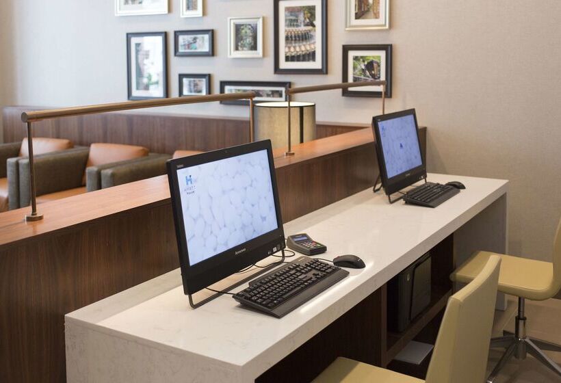 Отель Hyatt Place Charleston Historic District