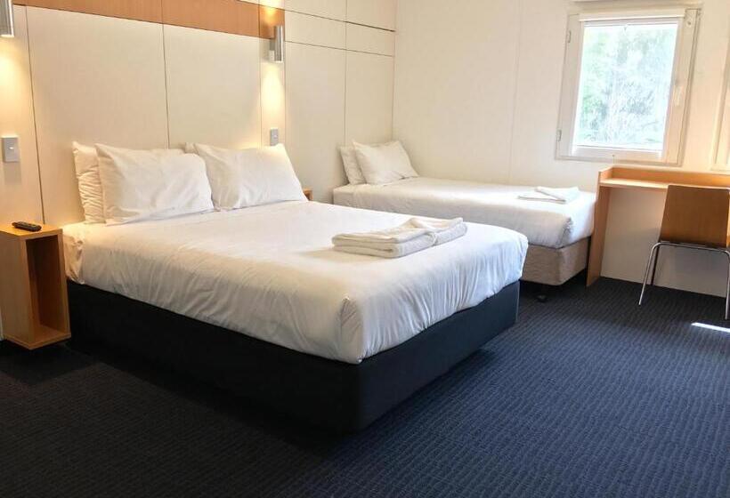 בית מלון כפרי Ibis Budget Gosford