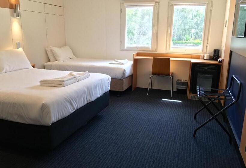 בית מלון כפרי Ibis Budget Gosford