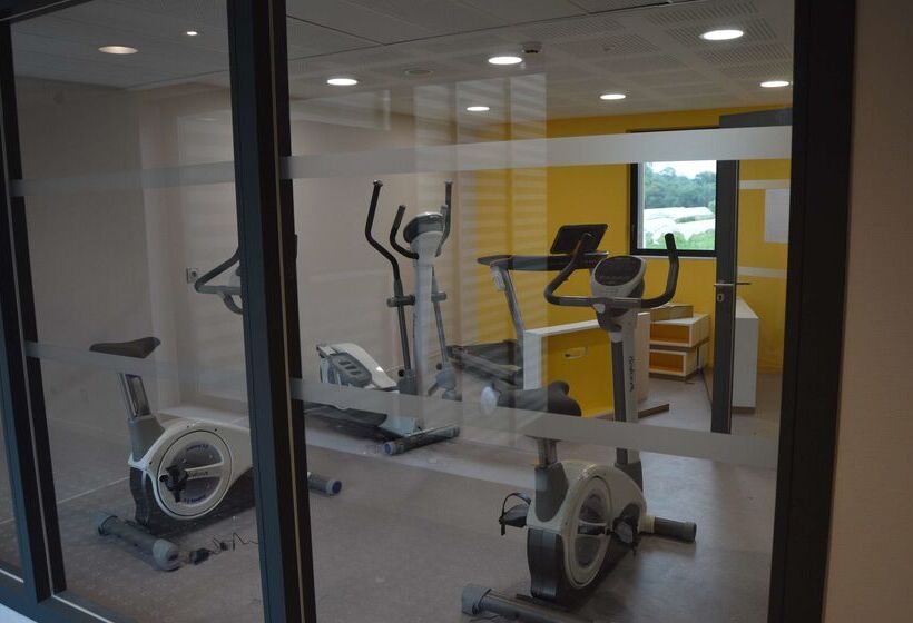 בית מלון כפרי Kyriad Prestige Pau – Palais Des Sports