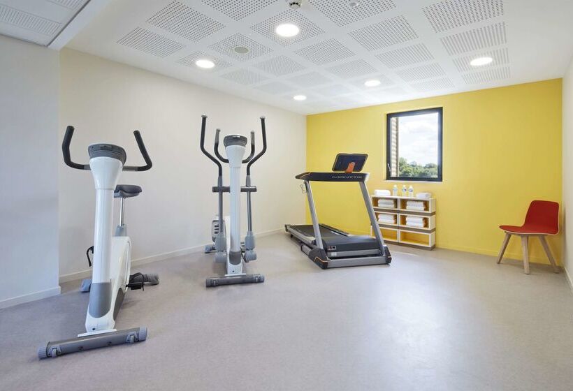 בית מלון כפרי Kyriad Prestige Pau – Palais Des Sports