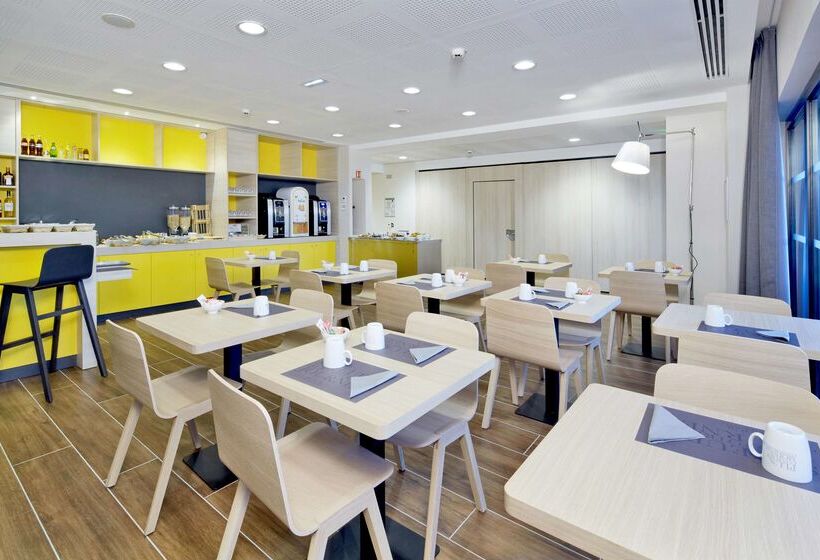 בית מלון כפרי Kyriad Prestige Pau – Palais Des Sports