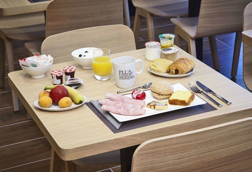 בית מלון כפרי Kyriad Prestige Pau – Palais Des Sports