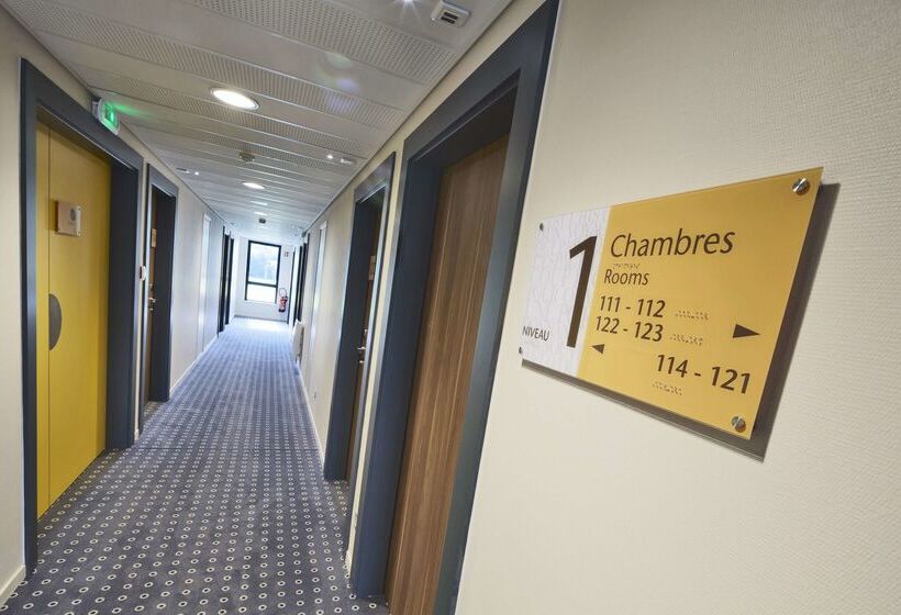 בית מלון כפרי Kyriad Prestige Pau – Palais Des Sports