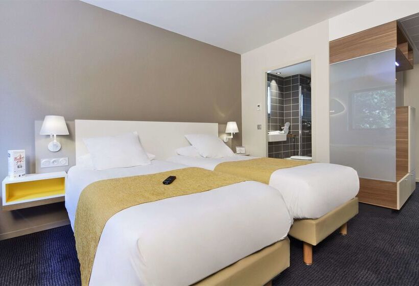 בית מלון כפרי Kyriad Prestige Pau – Palais Des Sports