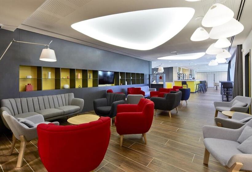 בית מלון כפרי Kyriad Prestige Pau – Palais Des Sports