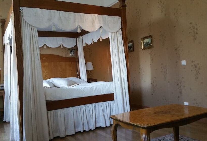 בית מלון כפרי L Lacko