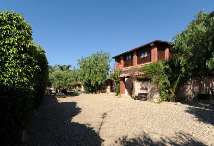 Отель B&b Petrara Resort