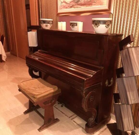 هتل Les Ambassadeurs