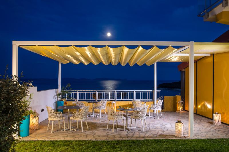 Lu  Hotel Maladroxia