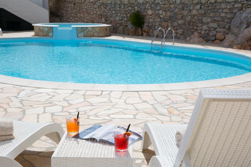 Lu  Hotel Maladroxia