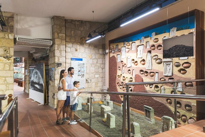 Lu  Hotel Maladroxia