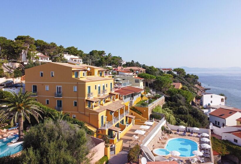 Lu  Hotel Maladroxia