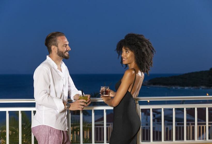 Lu  Hotel Maladroxia