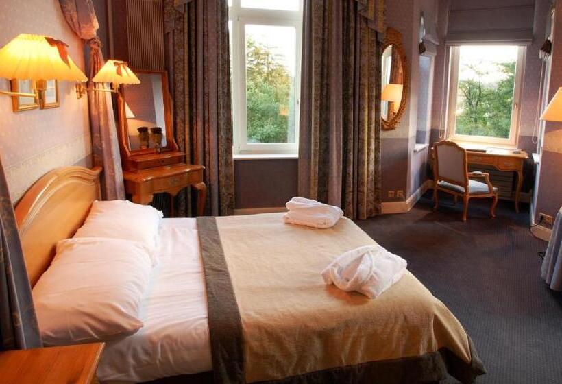 Отель Martin's Manoir