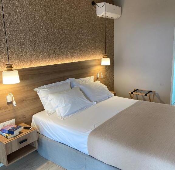 ホテル Mikros Paradisos