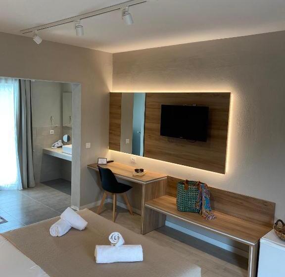 ホテル Mikros Paradisos