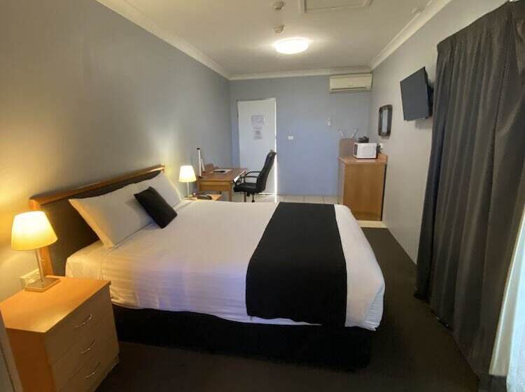 فندق Old Maitland Inn