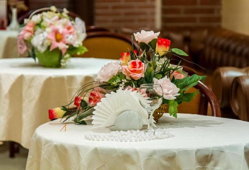 هتل Optima Deluxe Kryvyi Rih