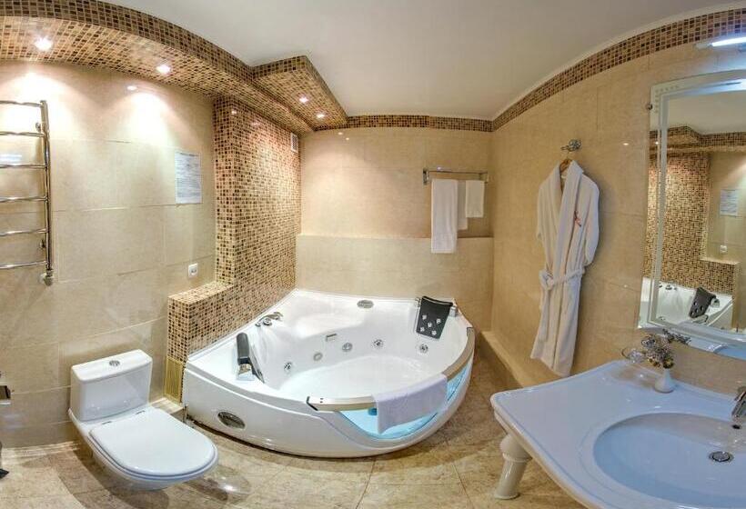 هتل Optima Deluxe Kryvyi Rih