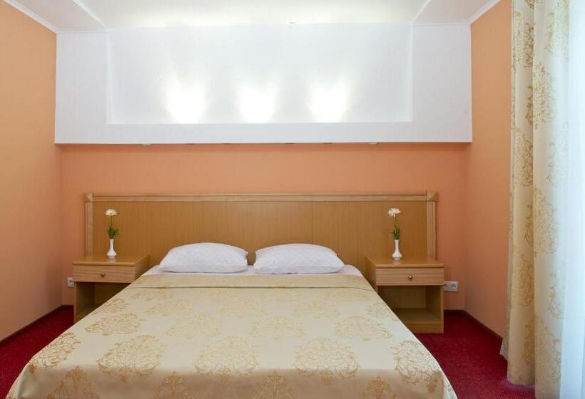 هتل Optima Deluxe Kryvyi Rih