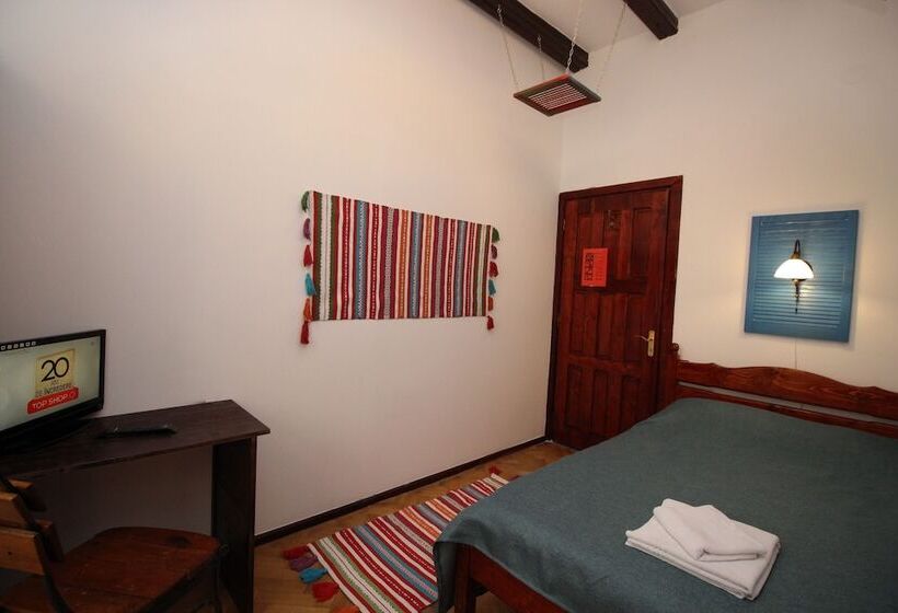 בית מלון כפרי Pension Noemi