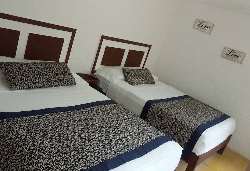 בית מלון כפרי Piedras De Sol Acapulco