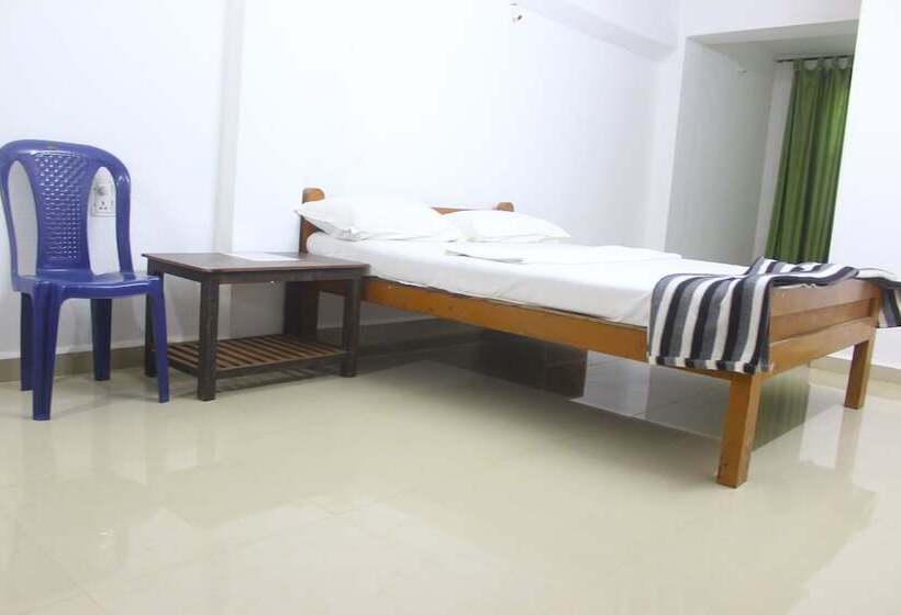 ホテル Poonam Village Resort