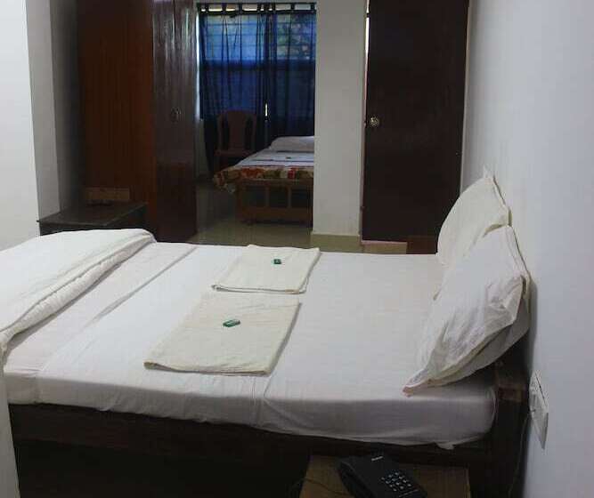 ホテル Poonam Village Resort