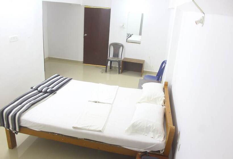 ホテル Poonam Village Resort