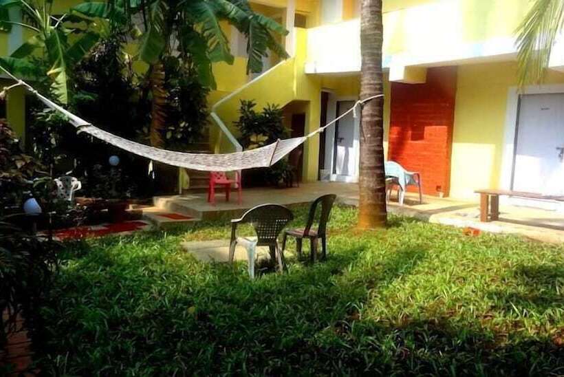 ホテル Poonam Village Resort