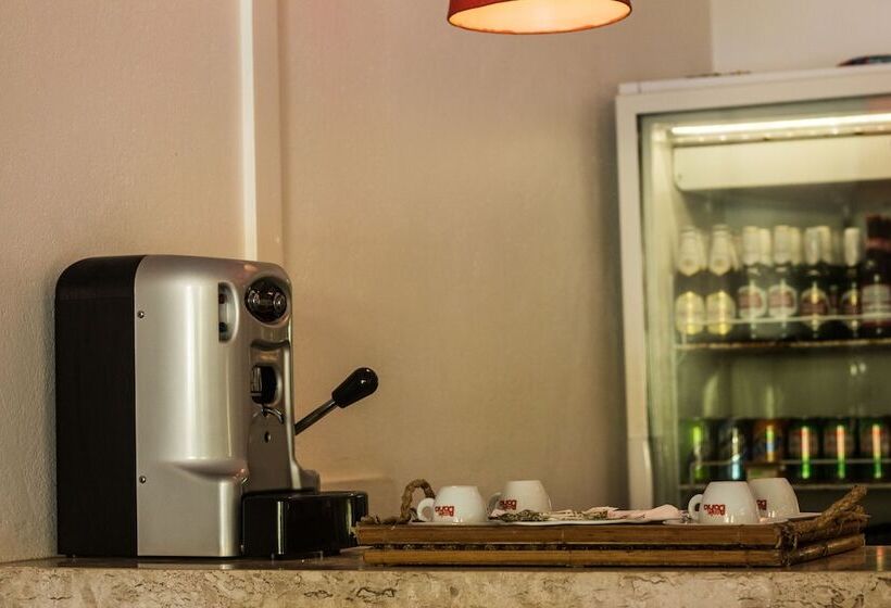 Отель Porto Dos Casais Guest House Itacare