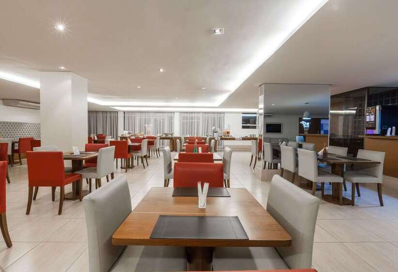 Ramada Hotel & Suites Campos Pelinca