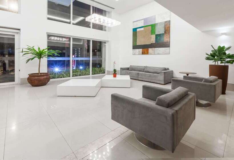 Ramada Hotel & Suites Campos Pelinca