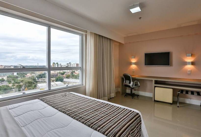 Ramada Hotel & Suites Campos Pelinca