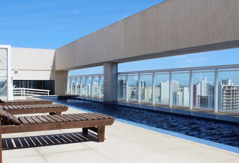 Ramada Hotel & Suites Campos Pelinca