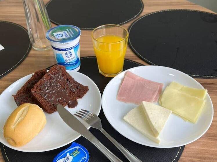 Ramada Hotel & Suites Campos Pelinca