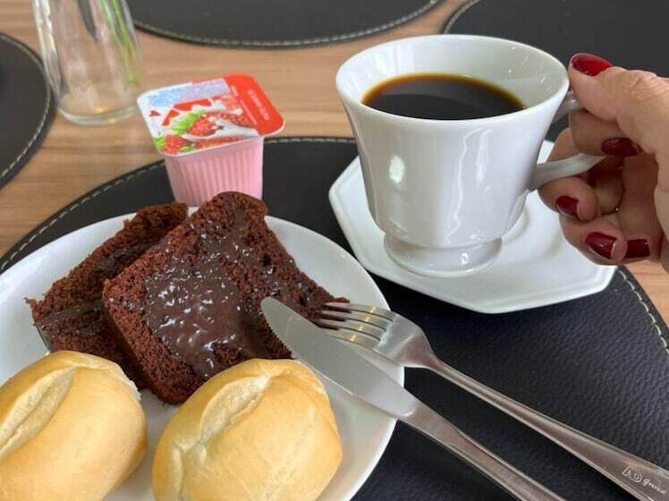 Ramada Hotel & Suites Campos Pelinca