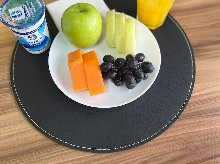 Ramada Hotel & Suites Campos Pelinca