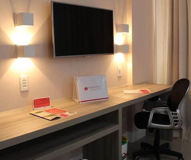 Ramada Hotel & Suites Campos Pelinca