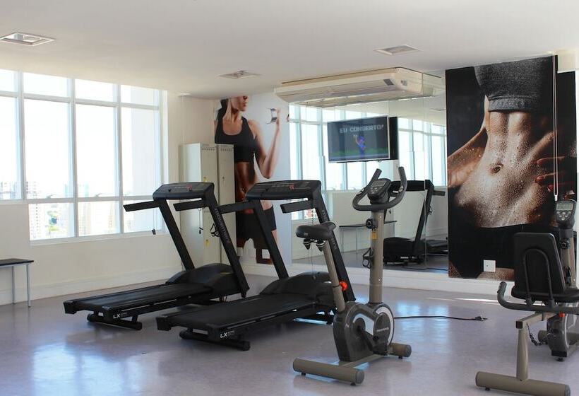 Ramada Hotel & Suites Campos Pelinca